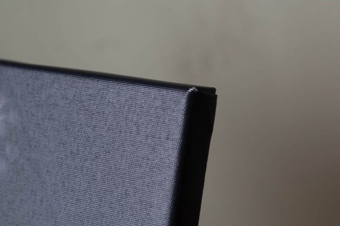 A photo of the corner of my canvas print from CanvasDiscount (actual review).